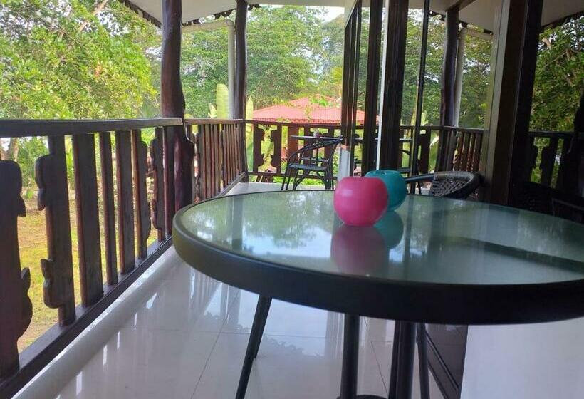 豪华海景房带阳台, Ocean View Lodge