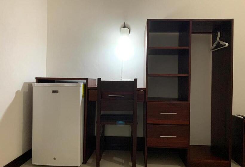 带阳台标准四人间, Ocean View Lodge