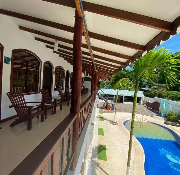 バルコニー付スタンダード４ベッドルーム, Ocean View Lodge