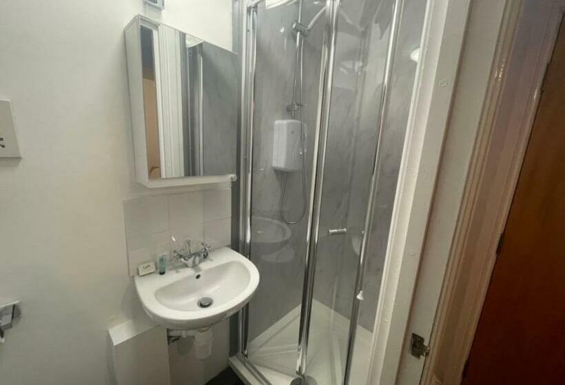 غرفة أساسية فردية, The Moorcock Inn