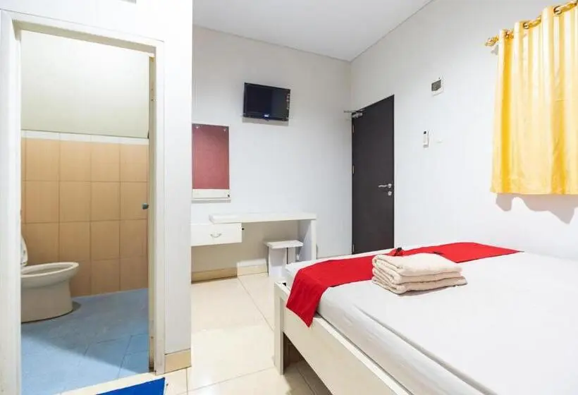 スタンダードルーム, Reddoorz Plus @ Jalan Pumorow Manado