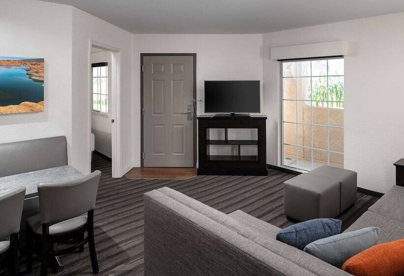 Люкс 2 Спальни, Hyatt House Scottsdale Old Town