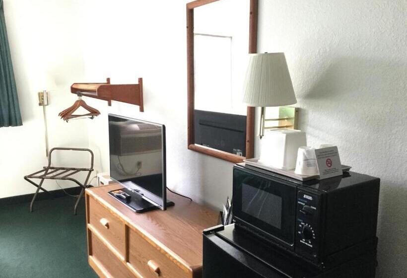 Deluxe Suite King-Size Franciággyal, Super 8 By Wyndham New Stanton