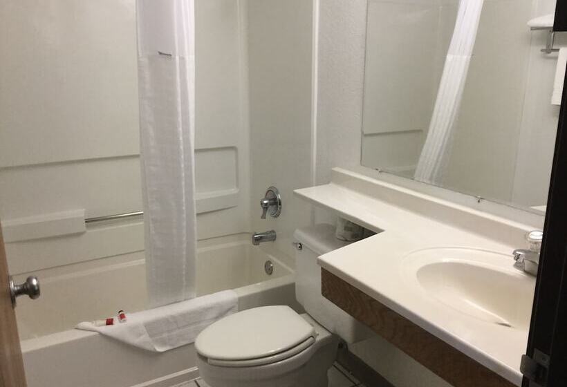 Standard Szoba 2 Franciaággyal, Super 8 By Wyndham New Stanton