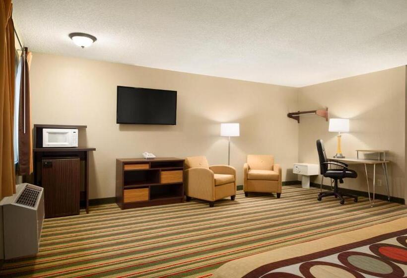 キングサイズベッドのスイートルーム, Super 8 By Wyndham Rantoul