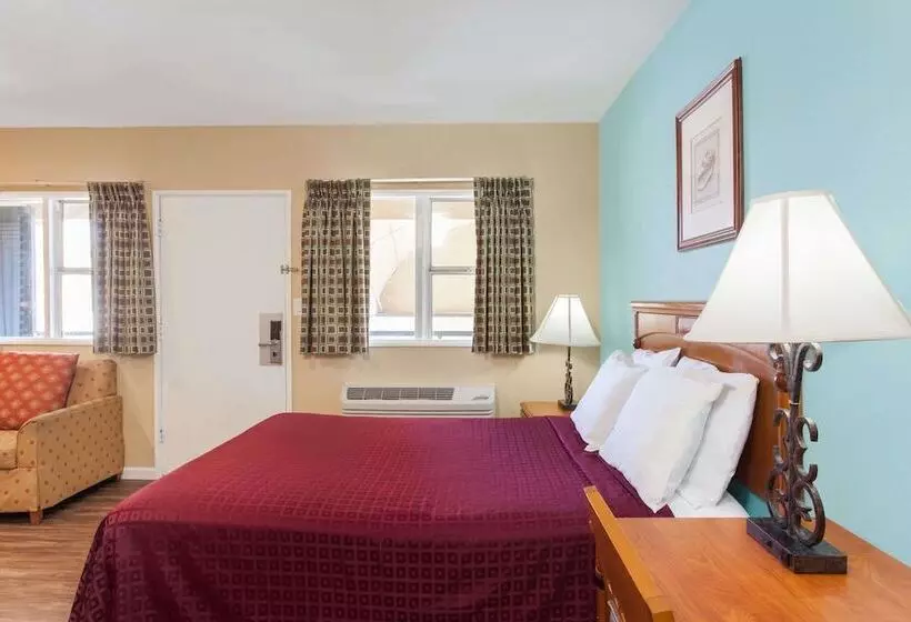 スイート, Travelodge By Wyndham San Diego Seaworld