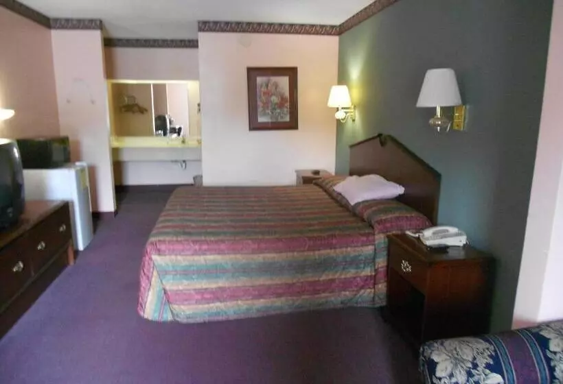 キングサイズベッドのスタンダードルーム, Executive Inn & Suites   Covington