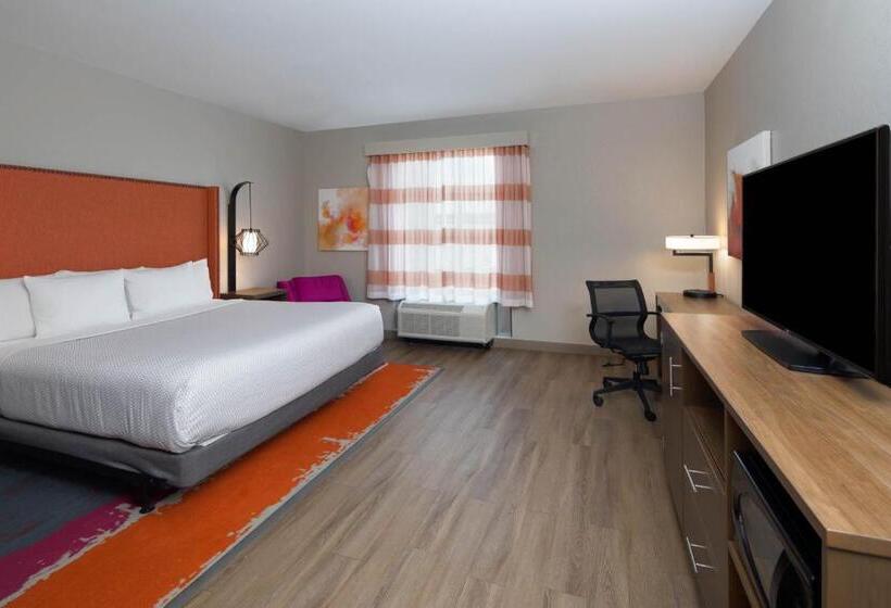 اتاق استاندارد با تخت بزرگ برای معلولان, La Quinta Inn & Suites By Wyndham Perry