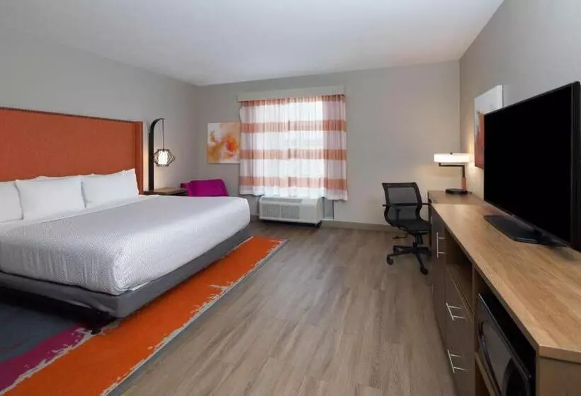 身障者適用キングサイズベッドルーム, La Quinta Inn & Suites By Wyndham Perry