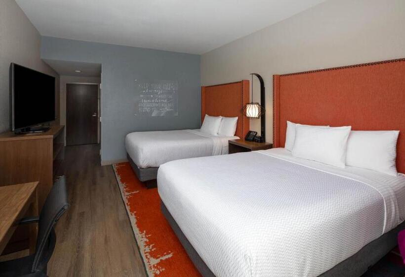 Номер Стандарт, La Quinta Inn & Suites By Wyndham Perry