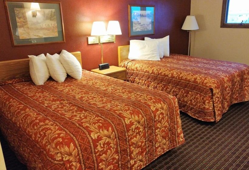Номер Стандарт 2 Двуспальные Кровати, Red Carpet Inn  Windom