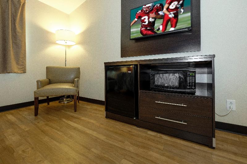 キングサイズベッドのスーペリアルーム, Red Roof Inn Vermillion  U Of South Dakota