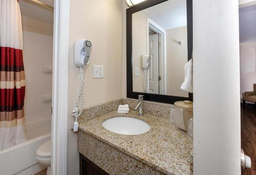 Номер Superior Кровать Кинг, Red Roof Inn Vermillion  U Of South Dakota