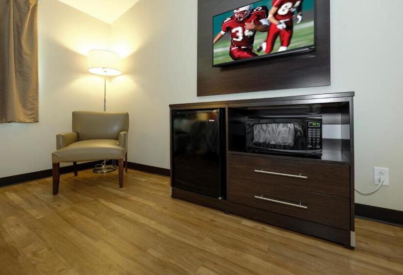Номер Superior Кровать Кинг, Red Roof Inn Vermillion  U Of South Dakota