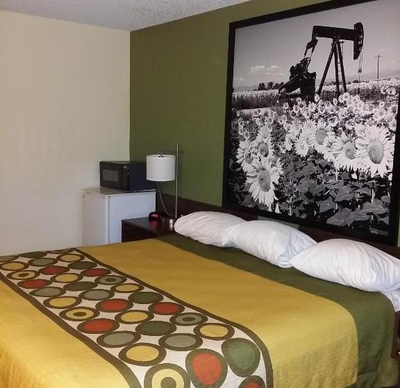 غرفة قياسية سرير كينج لذوى الإحتياجات الخاصة, Super 8 By Wyndham Craig