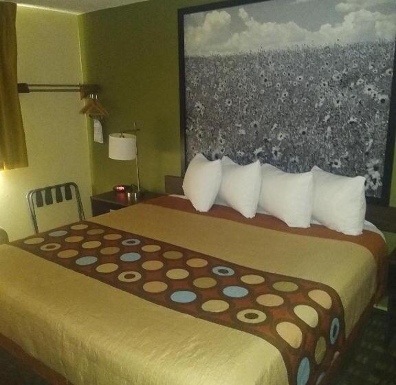 غرفة قياسية سرير كينج, Super 8 By Wyndham Craig