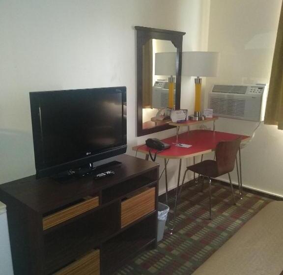 غرفة قياسية سرير كينج, Super 8 By Wyndham Craig