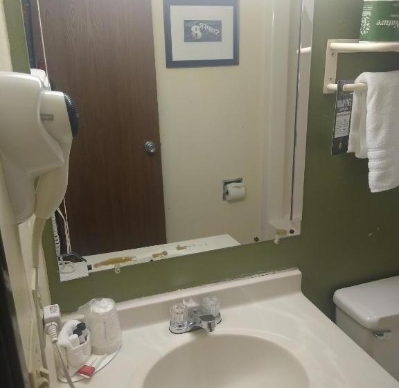 غرفه قياسيه سريرين مزدوجين, Super 8 By Wyndham Craig