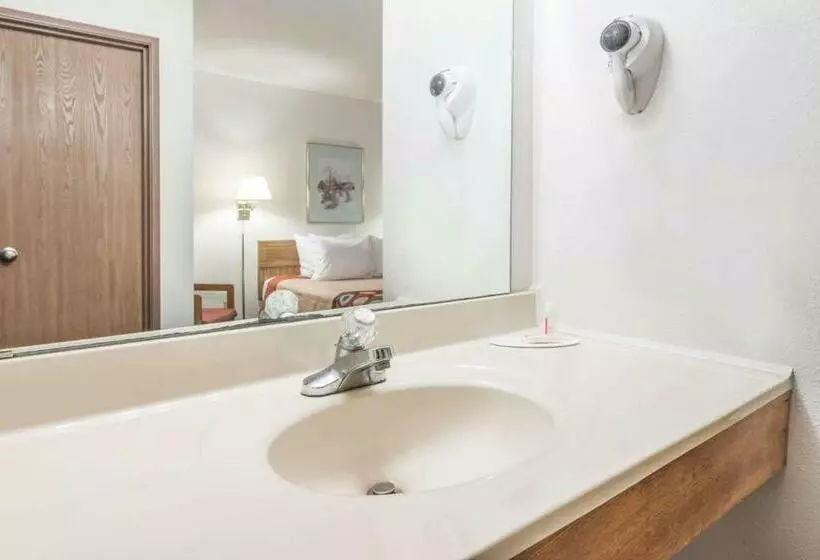 Standard-huone, Super 8 By Wyndham Du Quoin