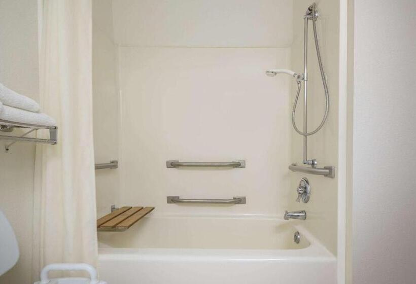 غرفة قياسية لذوى الاحتياجات الخاصة, Super 8 By Wyndham Menomonie Wi