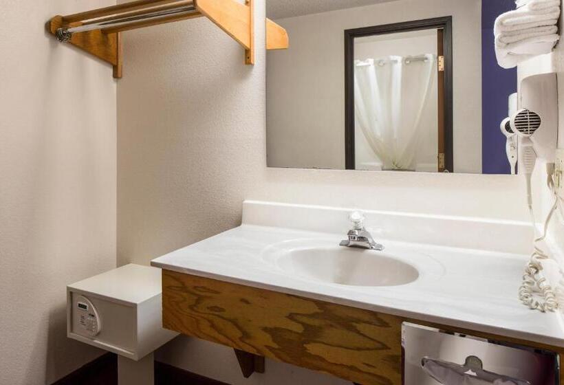 غرفة ديلوكس, Super 8 By Wyndham Menomonie Wi