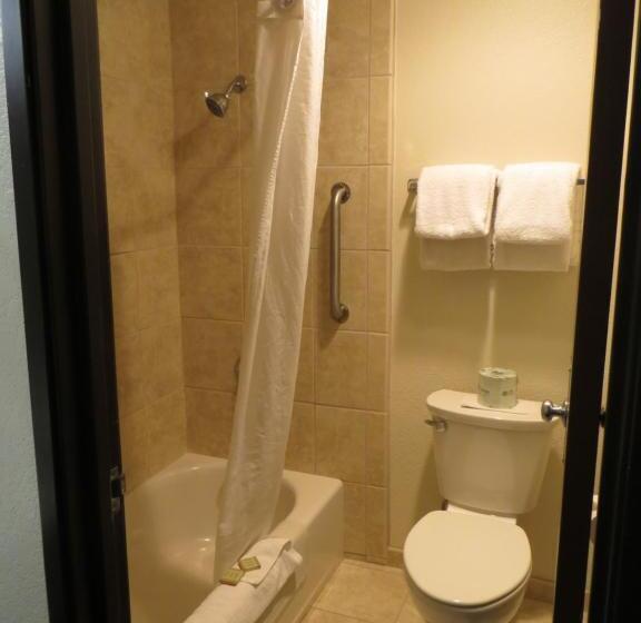 带大床的标准间, Super 8 By Wyndham Susanville