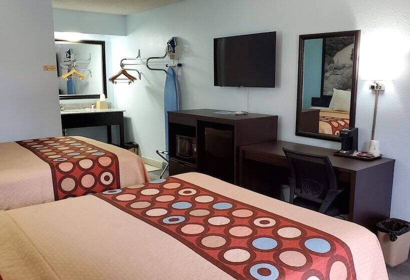 带2个双人床的标准工作室, Super 8 By Wyndham Van Horn