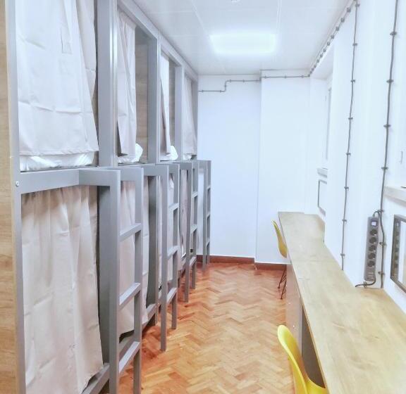 تختخواب در اتاق مشترک, Draft Hostel & Rooms