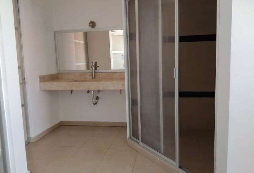 חדר דלוקס, Euro Confort,pachuca