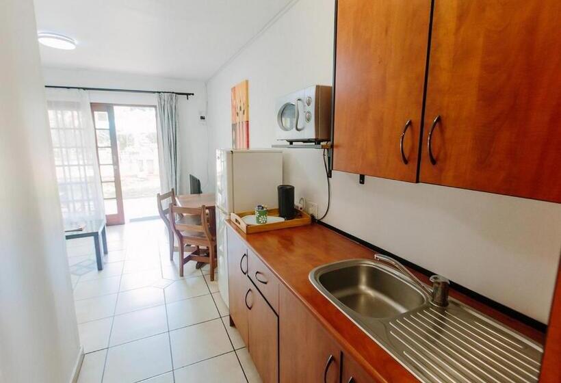 豪华房间, Golden Candle Guest House