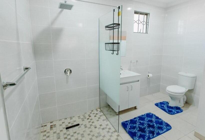 豪华套房, Golden Candle Guest House