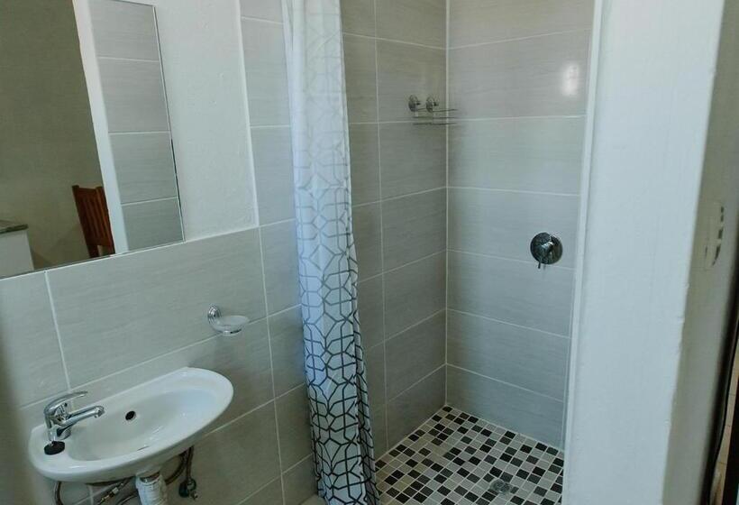 豪华套房, Golden Candle Guest House