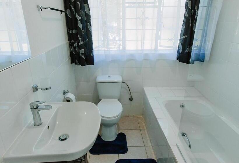 带1个卧室带花园景观的公寓, Golden Candle Guest House