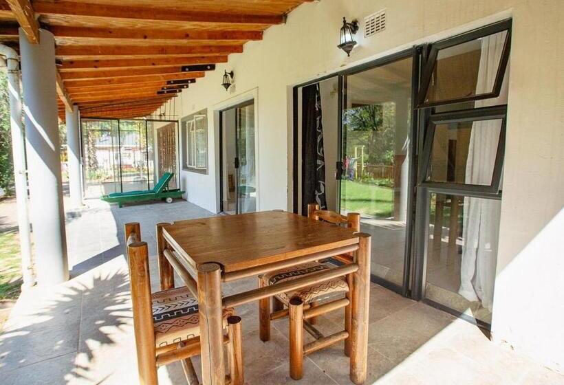 Апартаменты 1 Спальня Вид на Сад, Golden Candle Guest House