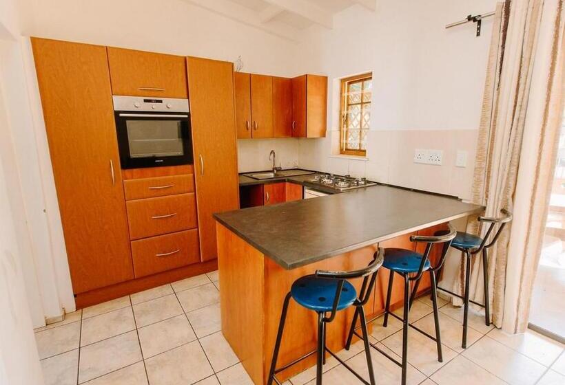 带1个卧室带花园景观的公寓, Golden Candle Guest House