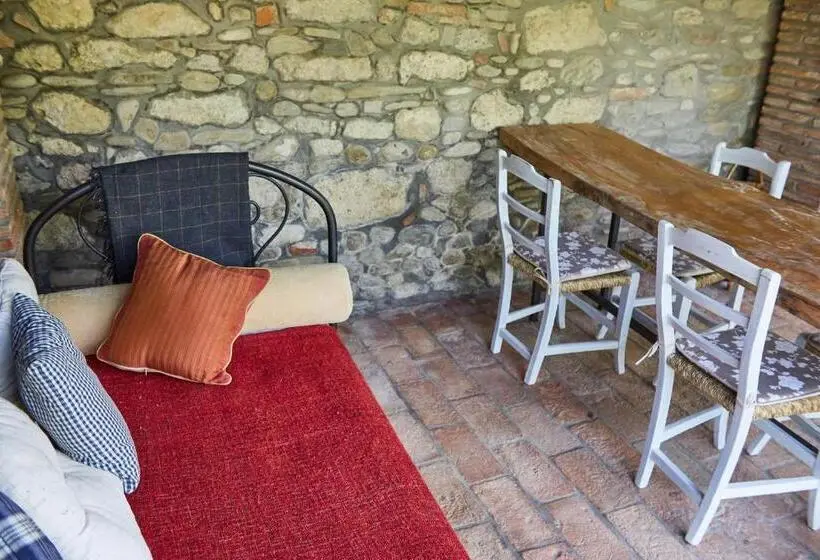 Huoneisto 1 Makuuhuone, Agriturismo Virano19