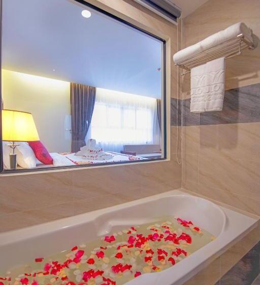 סטודיו אקזקיוטיב, Poulo Wai Hotel & Apartment