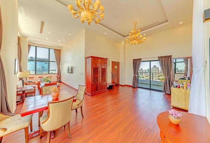 프레지덴셜 스위트, Poulo Wai Hotel & Apartment