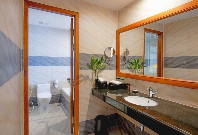 סטודיו אקזקיוטיב, Poulo Wai Hotel & Apartment