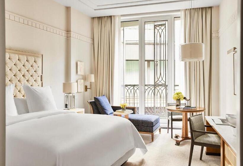 Superior Interior Room, Four Seasons Hotel Madrid