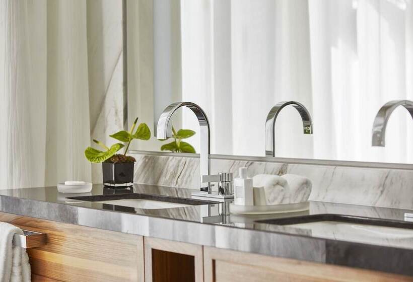 اتاق پرمیوم, Four Seasons Hotel Madrid