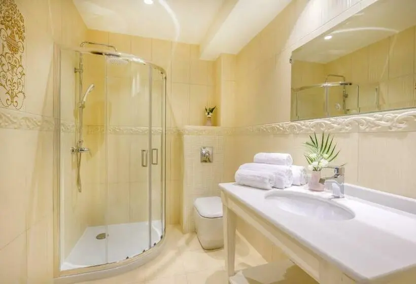 バルコニー付きデラックスルーム, Emerald Suites