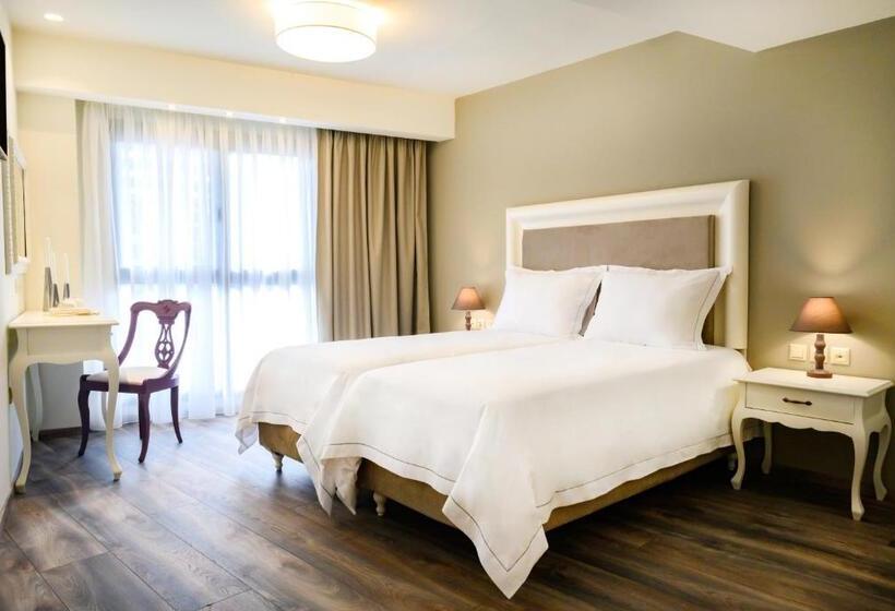 اتاق سوپریور سه تخته, Emerald Suites