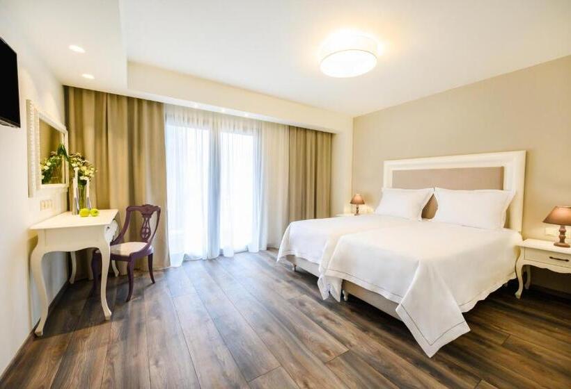 חדר דלוקס עם מרפסת, Emerald Suites