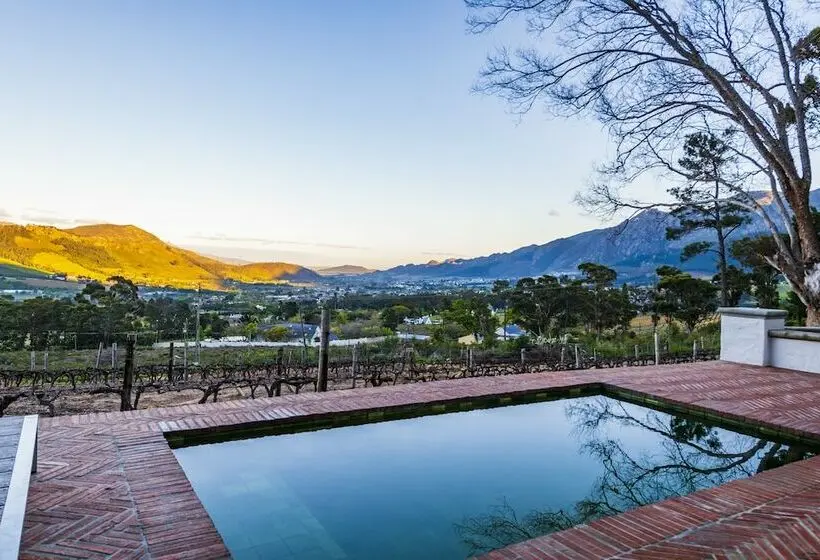 سوییت, La Petite Ferme