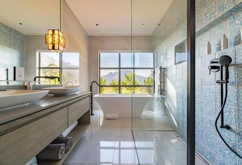 سوییت سوپریور, La Petite Ferme