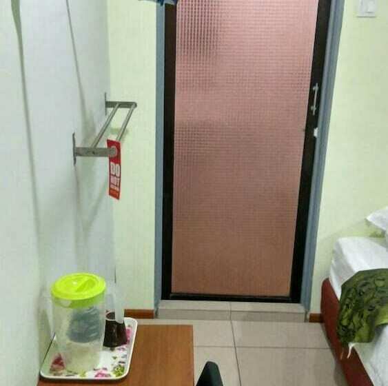 جناح جونيور, Green