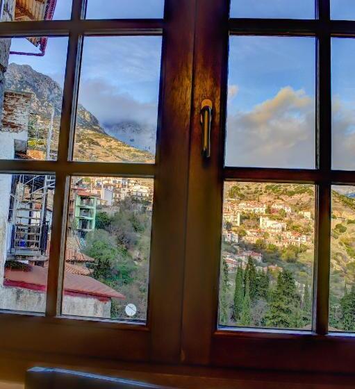 Deluxe Triple Room, Dio Studios