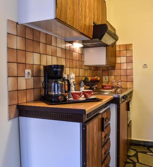 Deluxe Triple Room, Dio Studios