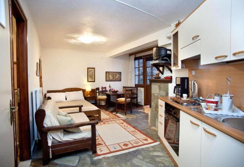 Family Apartment, Dio Studios